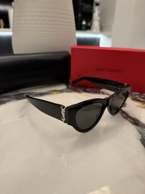 Γυαλιά Saint Laurent γυναικεία μαύρα καινούργια με το κουτί τους