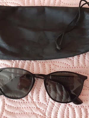 Sunglasses black color like new