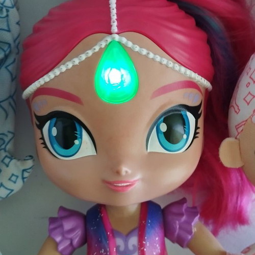 Shimmer and Shine 3 dolls used, pack