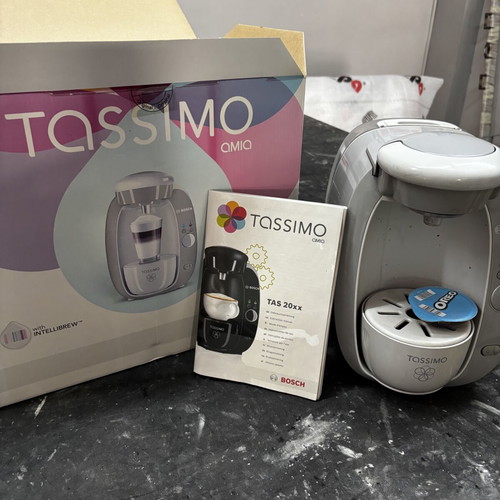 Tassimo TAS 2004 coffee maker like new with packaging and manual