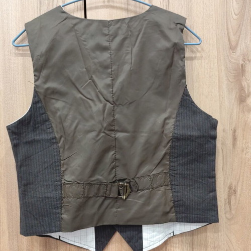 Zara Kids vest 5-6 years, herringbone pattern, 3 buttons