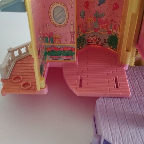 Vintage Bluebird Polly Pocket 1995 Pop Up Party Play House used