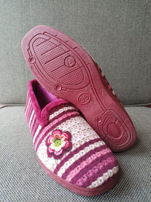 Winter slippers size 35, like new, pink and purple
