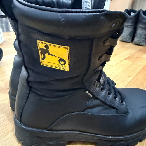 Robusta GoReTex boots size 42 new, black
