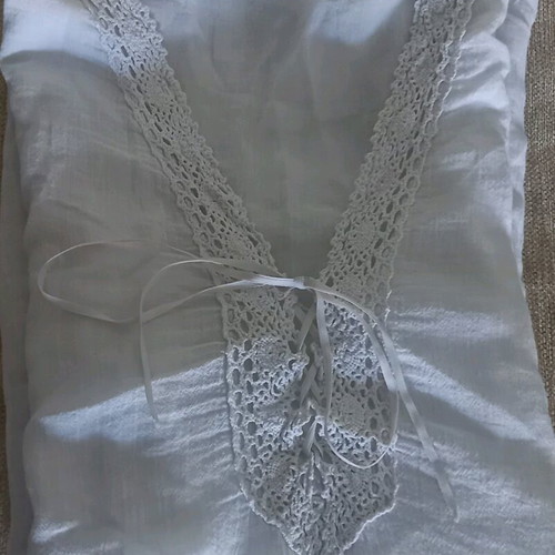 Blouse white lightweight size M like new