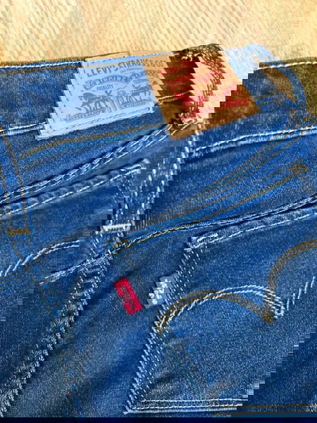 Γυναικείες τζιν Levi's