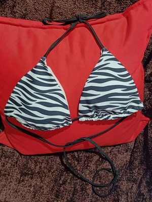 Zebra Print Bikini Top like new, size S with removable pads