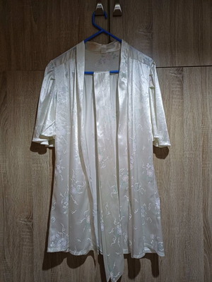 Satin women's short robe like new, barely worn, No 1, size M