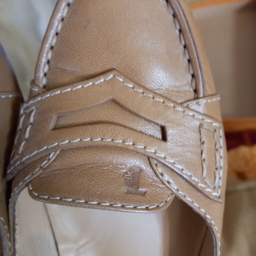 TOD'S women's leather beige loafers size 37