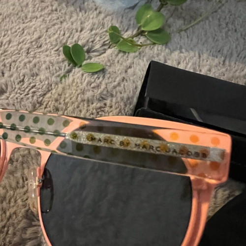 Marc by Marc Jacobs Coral Pink Cat-eye Sunglasses like new