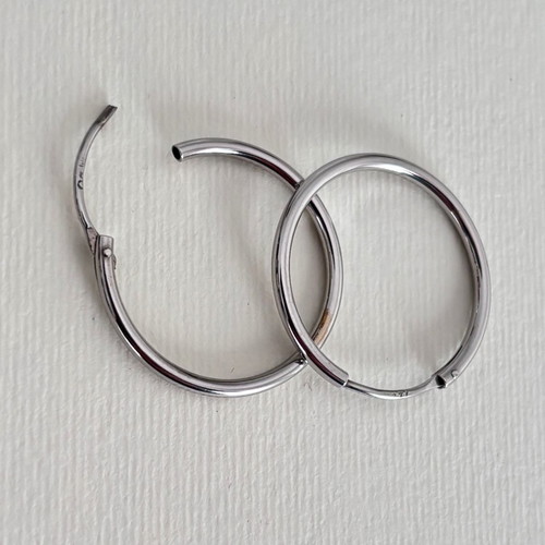 Hoop earrings white gold k14 like new