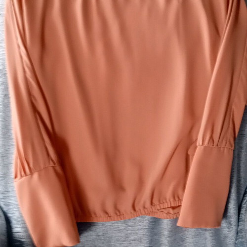 Toi Moi blouse like new, peach color with bold cuffs, size M