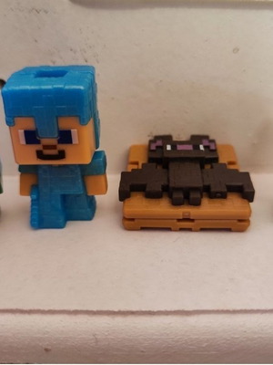 Φιγούρες Minecraft Kinder Joy πακέτο 4 τεμάχια καινούργιο