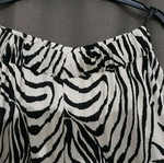 Plus Size γυναικεία παντελόνα ζιπ κιλότ, άσπρη με μαύρα σχέδια, XXL