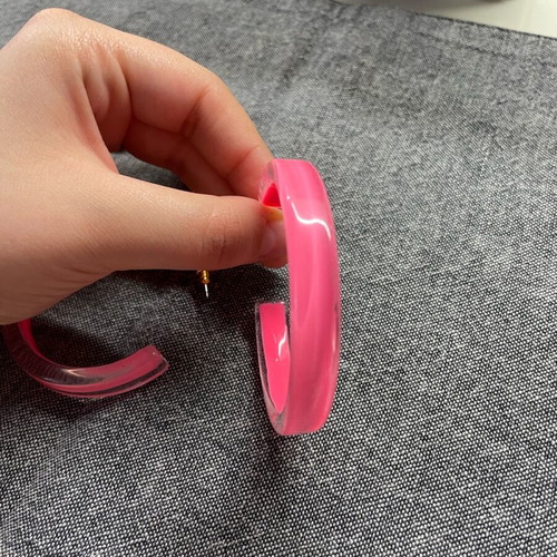 Pink earrings like new, diameter 6.5 cm