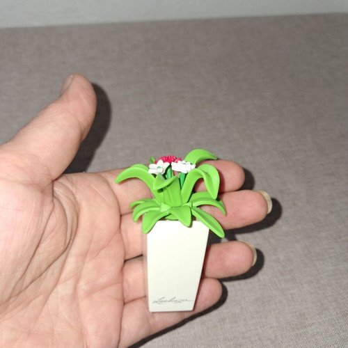 Playmobil flower pot with plant