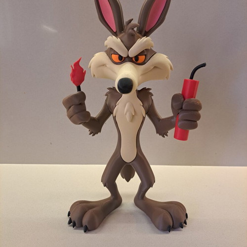Coyote figure like new, 29cm height