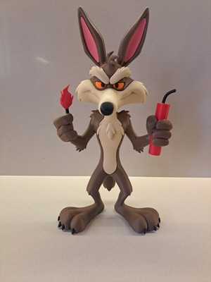 Coyote figure like new, 29cm height
