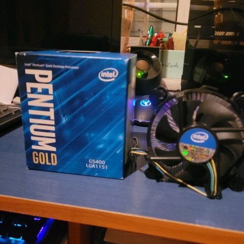 Intel Pentium Gold G5400 processor like new