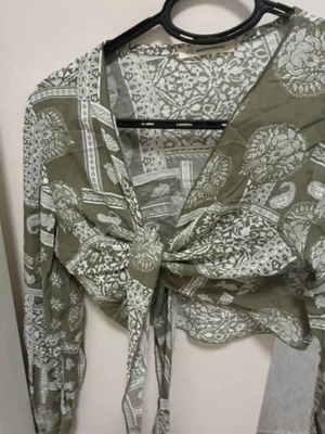 Mind Your Style crop shirt one size, worn once