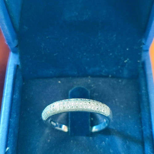 Silver 925 ring with zircon like new