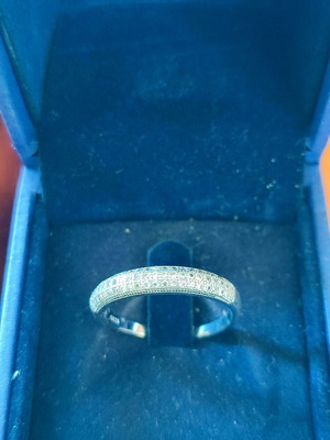 Silver 925 ring with zircon like new