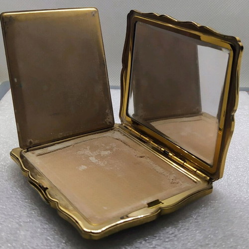 Vintage retro Stratton powder compact 50s/60s like new with mirror and baroque design