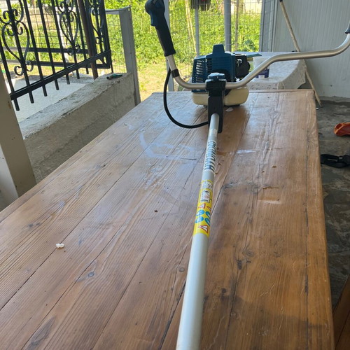 Hyundai Petrol Brush Cutter like new, 63cc, with half-moon blade