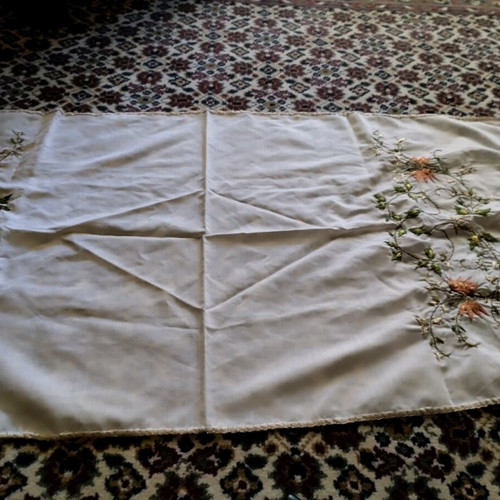 Handmade table runner like new, one piece