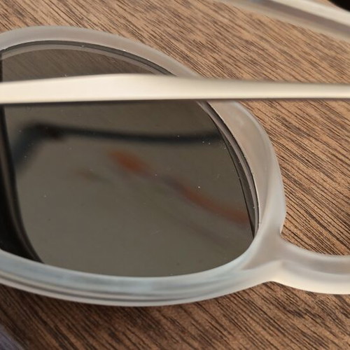 Kids polarized sunglasses new, 13 cm eye to eye, white