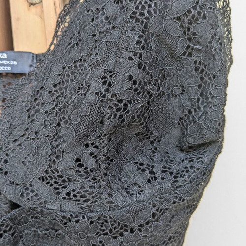 Bershka lace top black like new