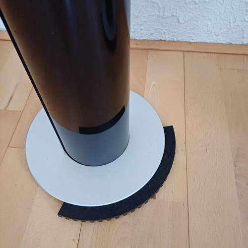 Bang & Olufsen Beolab 6000 floor-standing speakers, piano black