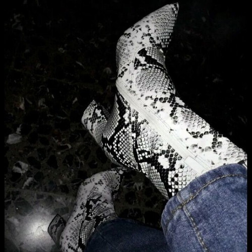 Boots spring snake skin design black and white like new