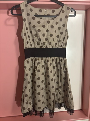 Beige dress with polka dots size S like new, sleeveless with black belt