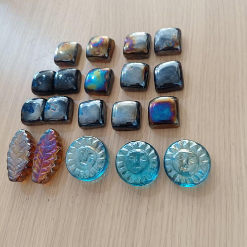Set of 19 used decorative glass cabochons for crafts