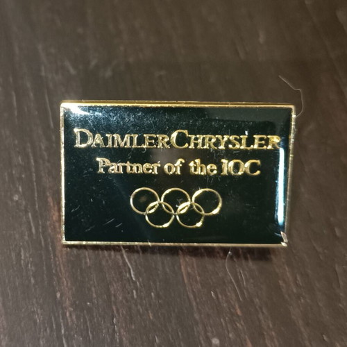 Pin Daimler Chrysler as partner of the IOC like new