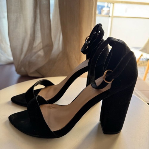 Women's sandals used, size 37, black