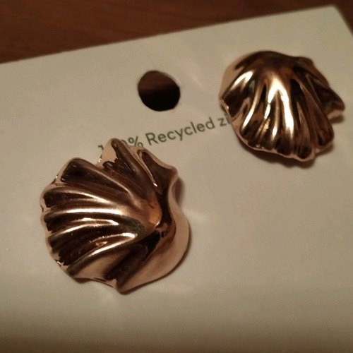 Gold earrings Apefthon unused in excellent condition