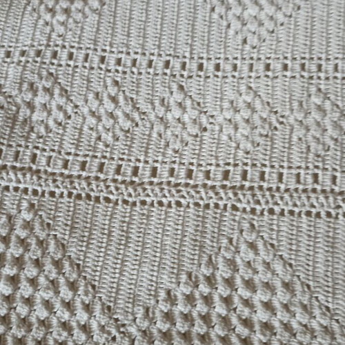 Knitted handmade blanket like new, width 2 meters, length 2.20