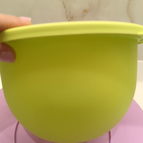 Tupperware set 4.3 liters and 1.3 liters new