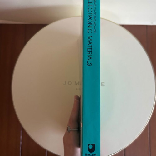 Electronic Materials book like new, Foundations of Modern Electronics