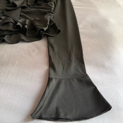 Black top with ruffles Shein like new, size S