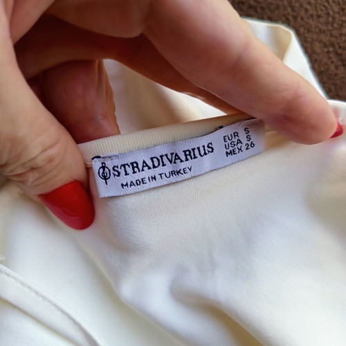 Stradivarius women's white crop top spaghetti straps size S like new