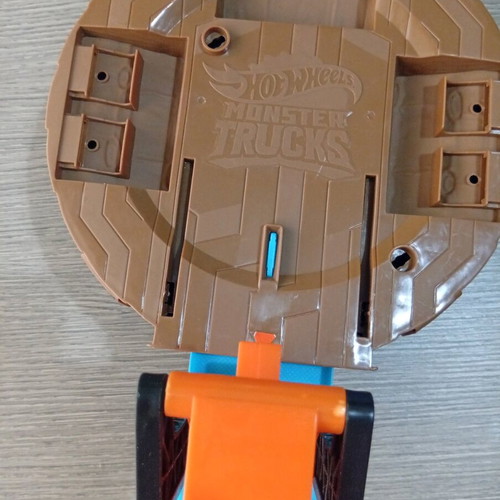 Hot Wheels Monster Truck Track like new