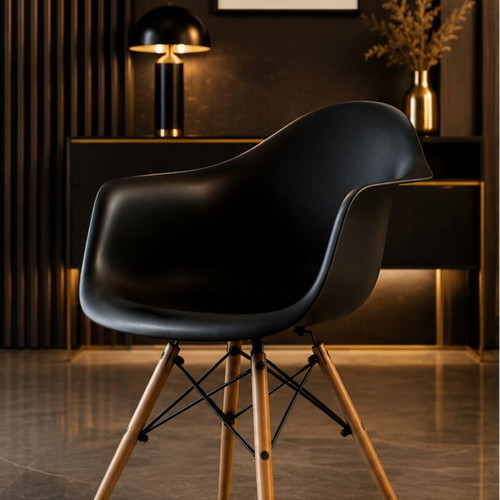Designer Scandinavian Chair set of 6, black matte with wooden legs, like new