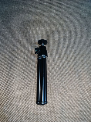 Mini camera tripod new, foldable 15-23cm black