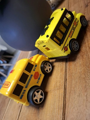 Plastic school bus toy cars like new, set of 2