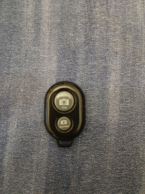 Remote shutter Bluetooth camera accessory