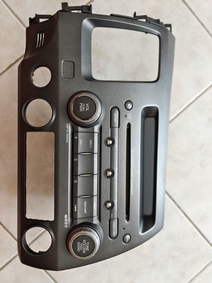 Honda Civic Sedan factory radio CD 6-disc changer used with fascia 2006-2011