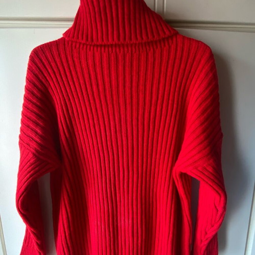 Red ribbed knitted dress used, one size with turtleneck